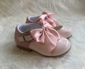 Spanish/Romany Bow Shoes, Pink with Glitter, Mary Janes, Girls, Party - Picture 1 of 3