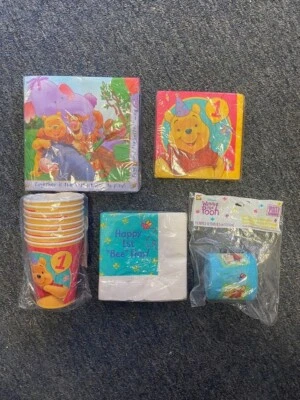Suministros para fiesta de primer cumpleaños Winnie the Pooh Foto 1 de 4