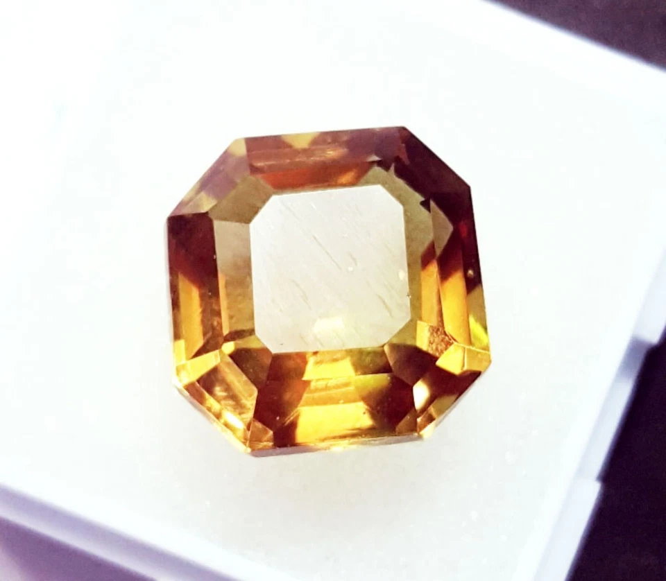 Piedra preciosa suelta certificada con cambio de color de alejandrita de 12,40 quilates con regalo gratis Foto 1 de 4