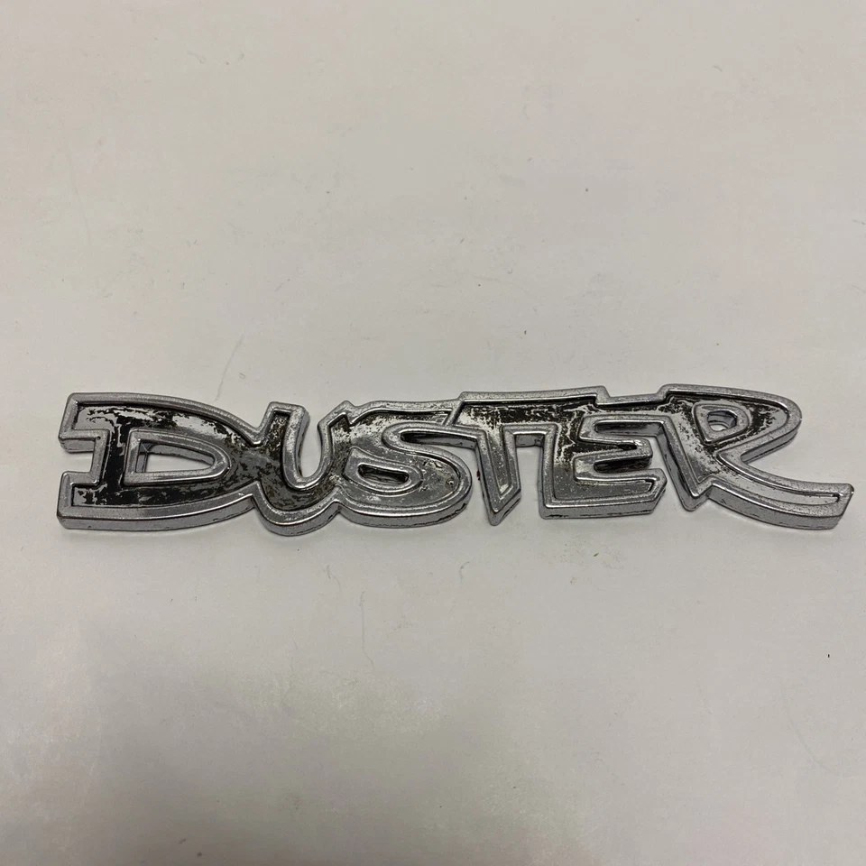 Plymouth Duster Emblem 4022847 46430 - Pestañas rotas Foto 1 de 4