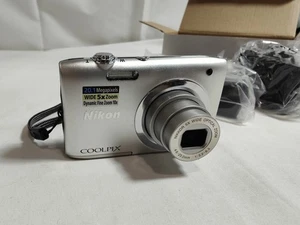 Nikon Coolpix A100 Champagne Silver Compact Digital Camera TESTED & WORKING - Picture 1 of 9