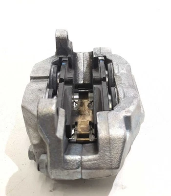 Pinza de freno delantera Silverado Tahoe Sierra Yukon 2019-2025 nueva despegue OEM pastillas Foto 1 de 4