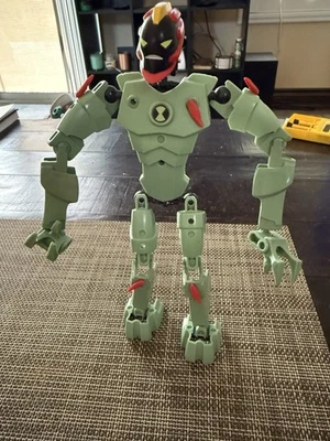 LEGO Ben 10: Alien Force: Swampfire (8410) - Image 1 of 4
