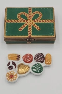 Limoges France Christmas Bow Box Of Chocolates Inside Trinket Box PV - Picture 1 of 8