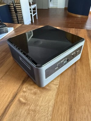 Intel NUC BXNUC10i7FNH i7 16Gb RAM - Immagine 1 di 4