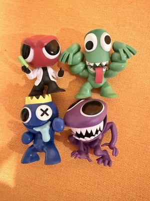 Lote de 4 figuras de amigos arco iris bolsa ciega misteriosa - juguetes coleccionables Roblox Foto 1 de 4
