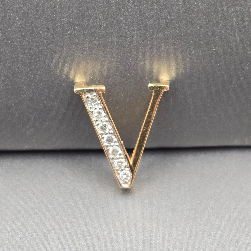 14K Plumb Yellow Gold “V” Initial Pendant Prong-Set Diamonds .625"x.5" 1.03g - Image 1 of 4