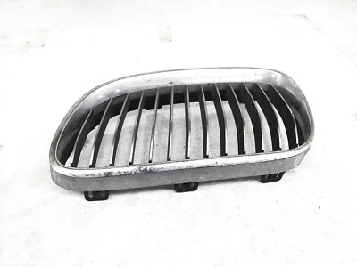 Parrilla superior delantera del conductor BMW 328I 2011-2013 - plateada/cromo *tiene algo de decoloración Foto 1 de 4