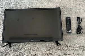 VIZIO 24" Smart LED TV 1080p Model D24F-G1 - Black w/ Remote - Picture 1 of 5