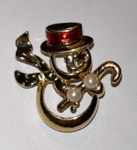 Vintage Avon Snowman Faux Pearl Red Enamel Gold Tone Lapel Pin Tie Tack - Picture 1 of 2