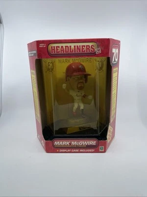 Mark McGwire 70 Home Runs Headliners XL Commemorative Action Figure - Image 1 of 4
