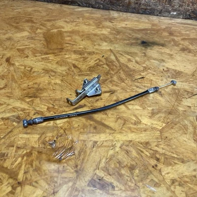 Mecanismo y cable de cierre de asiento Kawasaki KLE 650 Versys 2010-2014 Foto 1 de 4