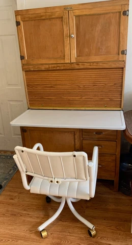 Napannee Indiana vintage Dutch kitchenette Coppe Brothers and Zook. Oak, white Cover