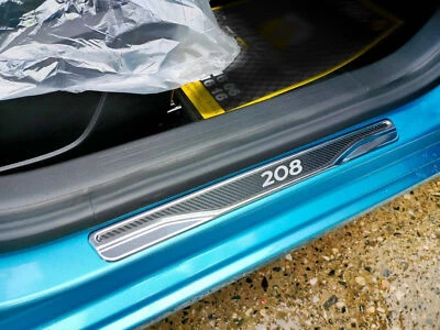 Per Peugeot 208 Protezione antigraffio per battitacco cromata e carbonio in... - Immagine 1 di 3