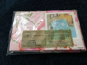 Juego de 2 fundas de almohada vintage Cannon Monticello sin hierro estándar rosa floral nuevo - Imagen 1 de 12