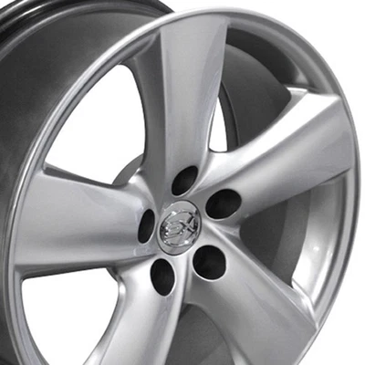 18" Hyper Silver Wheel [fits 1998-2018 Toyota Sienna] - RVO0613 - Image 1 of 3