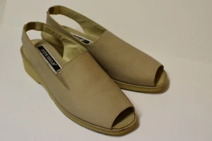ANDRE ASSEOUS Featherweights Taupe Leather Slingbacks Size 8.5 M - Picture 1 of 5