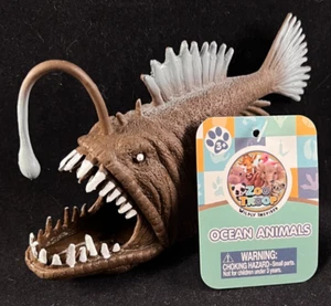 Zoo Troop - Ocean Animals - Anglerfish - Wildly Inspired - Ages 3+ - Picture 1 of 4