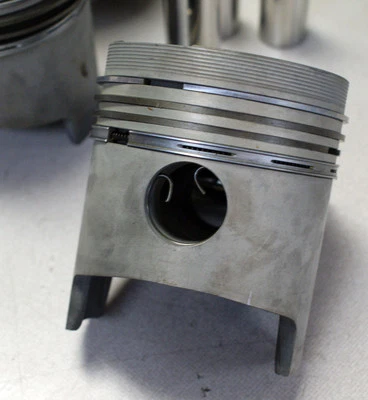 Juego de pistones Mercedes Benz 190Db para 1958 a 1961 - OE Kolbenschmidt tamaño O Foto 1 de 2