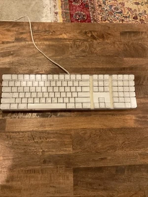 Clear Apple Keyboard From Early To Mid 2000 - Image 1 of 2