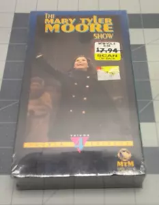 The Mary Tyler Moore Show Volume 4 Double Episode VHS 1992 The Show Must Go On - Imagen 1 de 7