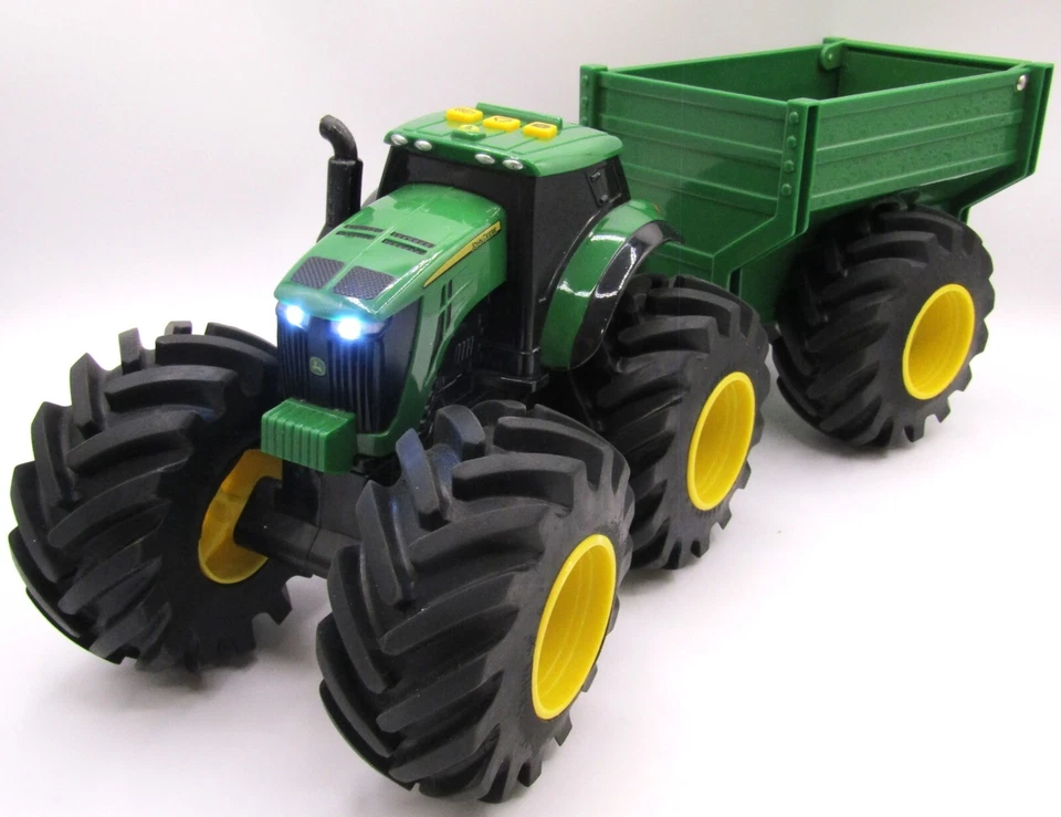 Tractor Tomy John Deere con remolque/carrito agrícola. Foto 1 de 4