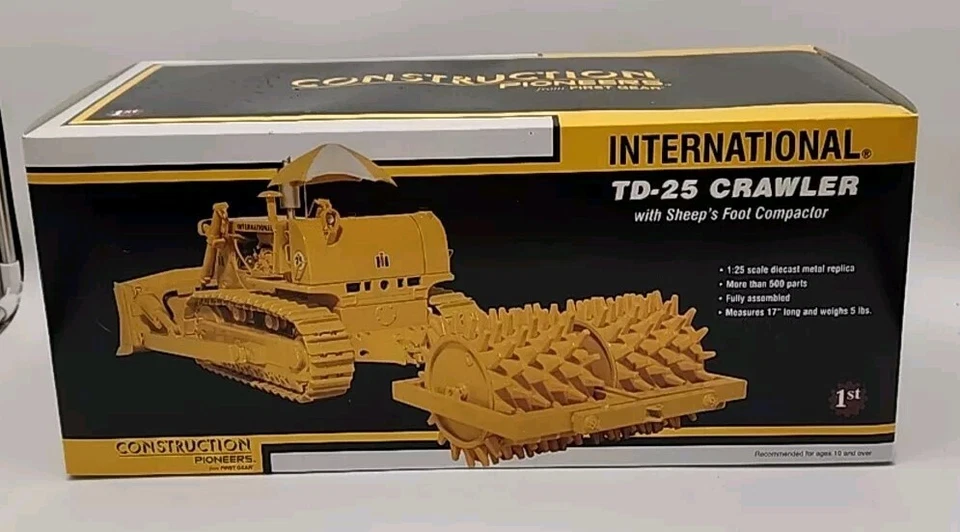 First Gear International TD-25 Crawler With Sheep's Foot Compactor - Image 1 of 4