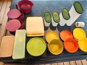 Lotto oggetti Tupperware pacchetto vari oggetti contenitori con coperchi sottobicchieri vintage - Foto 1 di 16