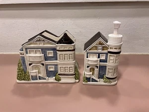 Distributeur de savon et porte-serviettes Otagiri Victorian Blue House peint à la main vintage 2 pièces - Photo 1/8