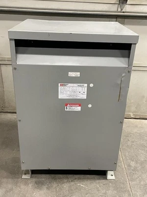 Transformador tipo seco Federal Pacific 75,00 KVA 480-208Y/120 voltios trifásico Foto 1 de 4