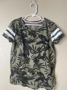 Old Navy  Shirt L Green  Crewneck T Sthirt  Boy’s  Sz 8 - Picture 1 of 5