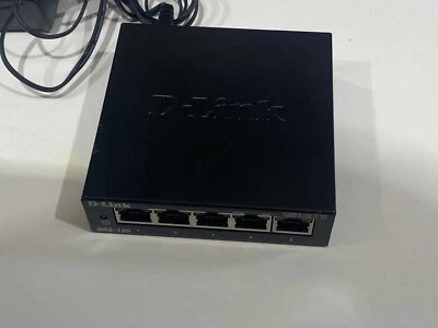 D-Link DGS-105 5 Port Gigabit Switch - image 1 of 4