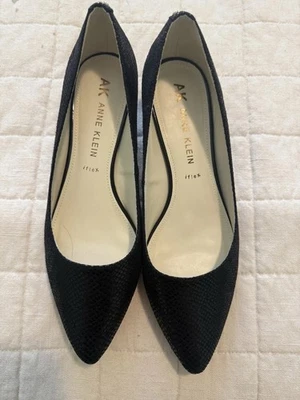 Ann Klein Low Heel Black Pumps Size 11M Excellent Condition - Image 1 of 4
