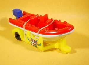 MATCHBOX RED/WHITE WATERCRAFT WITH TRAILER MB59-J10 LOOSE - Picture 1 of 2
