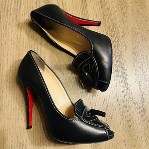 Christian Louboutin Alta Campus Heels Black Size 37.5 Peep Toe Red Bottoms - Picture 1 of 11