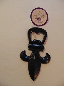 Encantador Abridor de Botellas Little Fleur De Lis - Todo Metal - Negro - ¡NUEVO! - Imagen 1 de 3