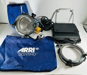 Arri Arrilite 1000 Open Face Tungsten Studio Light w/ Barn Doors & Accessories - Picture 1 of 8