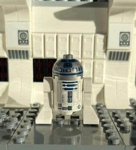 LEGO ® - Star Wars ™ - Set 75136 - Astromech Droid R2-D2 Flat Silver (sw0527) - Picture 1 of 2
