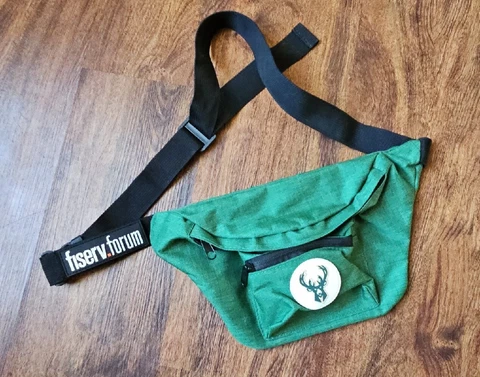 Milwaukee Bucks Fanny pack / shoulder bag from the Fiserv forum Cover