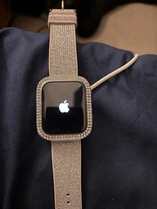 Apple iWatch Series 9 45mm Aluminum and Ceramic Case. Midnight M/L. - Photo 1 sur 4