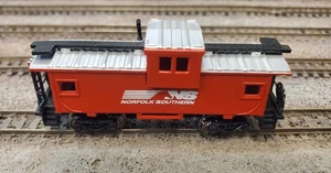 Bachmann Norfolk Southern wide vision caboos W/MTL Compatible couplers N SCALE - Picture 1 of 6