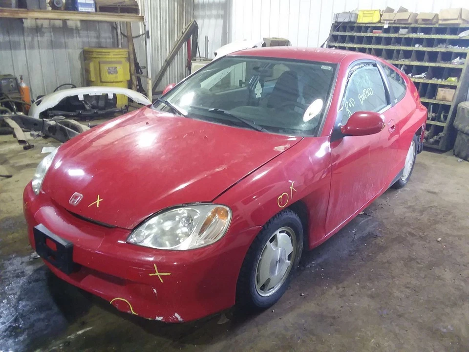 AC Condenser Fits 00-06 INSIGHT 2057403 - Image 1 of 4