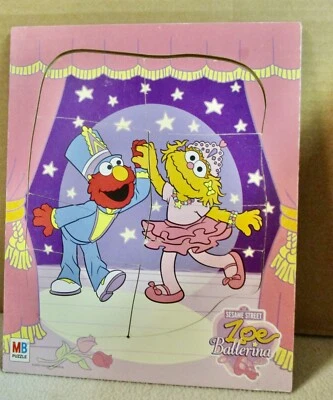 MB Sesame Street Muppets Grover Zoe Ballerina 8 Pcs Puzzle  2003. (P1) - Image 1 of 4