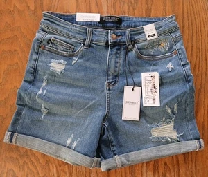 Judy Blue Mid Rise Denim Shorts Size Medium Embroidered Dandelion - Picture 1 of 12