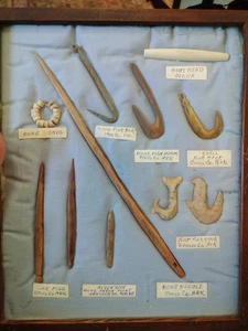 Knochenhaken und Knochennadel (Nachlassfund) [Pfeilspitze] - Bild 1 von 10