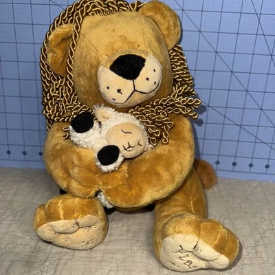 Bicho de pelúcia First & Main Lion and the Lamb 10" pacificadores - Imagem 1 de 4