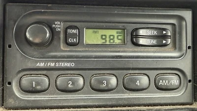 Radio Ford AM FM Crown Vic F150 F250 E150 Econoline Ranger OEM 7C2T-19B131-AA Foto 1 de 4