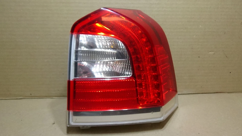 Luz trasera lateral derecha Volvo XC70 2014-2016 Foto 1 de 4