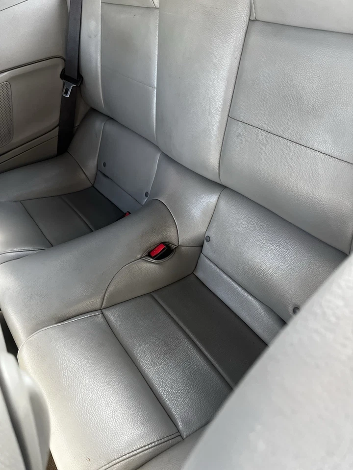 Cinturón de seguridad trasero izquierdo Ford Mustang 2006 06 con retractor OEM negro 32859 Foto 1 de 2