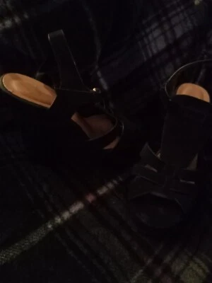 Tacones cuña gamuza negro talla 7 Foto 1 de 2